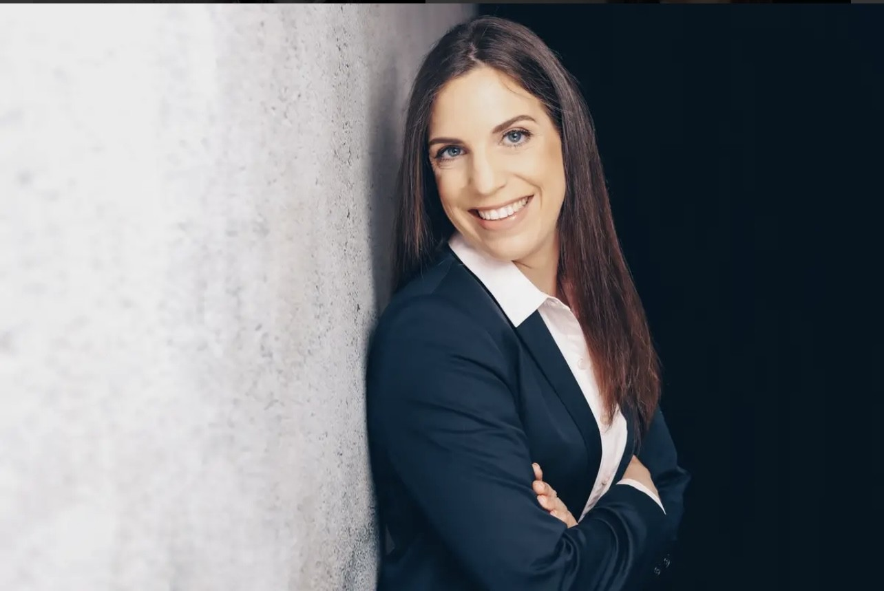 contactPerson.contactPerson.title